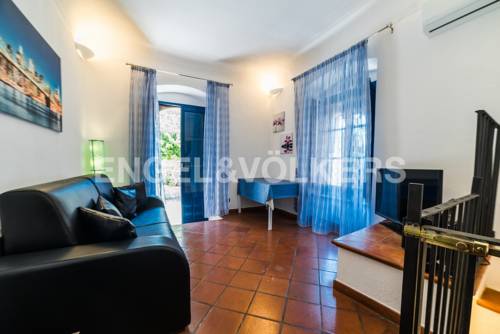 Фото 
Fleur de Lis Accademia
