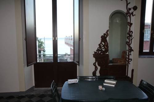 Фото 
Fleur De Lis Belvedere
