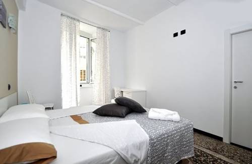 Фото 
Luke House
