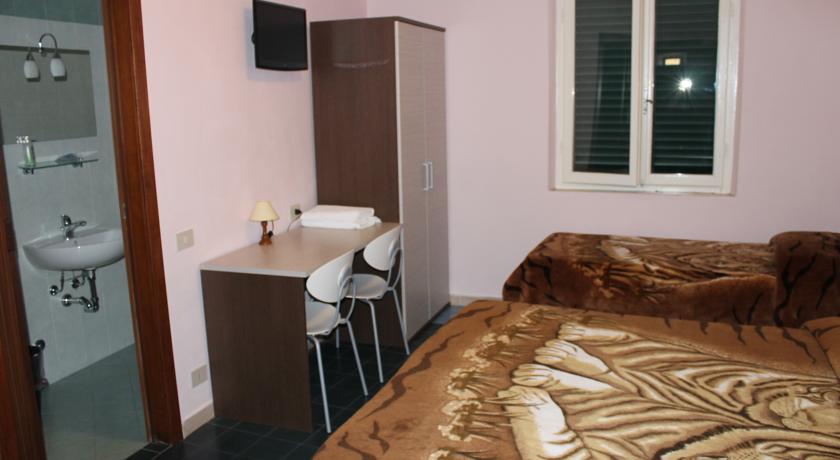 Фото 
Almadelena Bed and Breakfast
