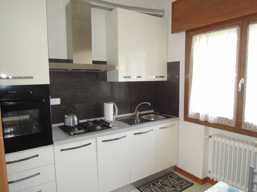 Фото 
Paris Apartments
