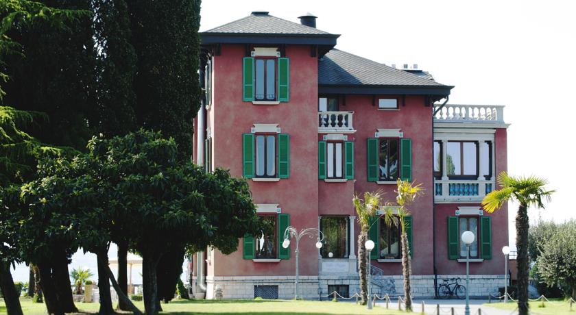 Фото 
Hotel Cristal
