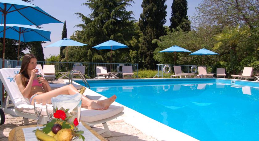 Фото 
La Luce di Sirmione
