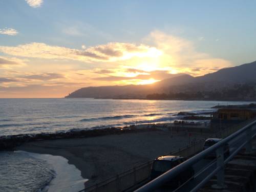 Фото 
Colombo Apartments
