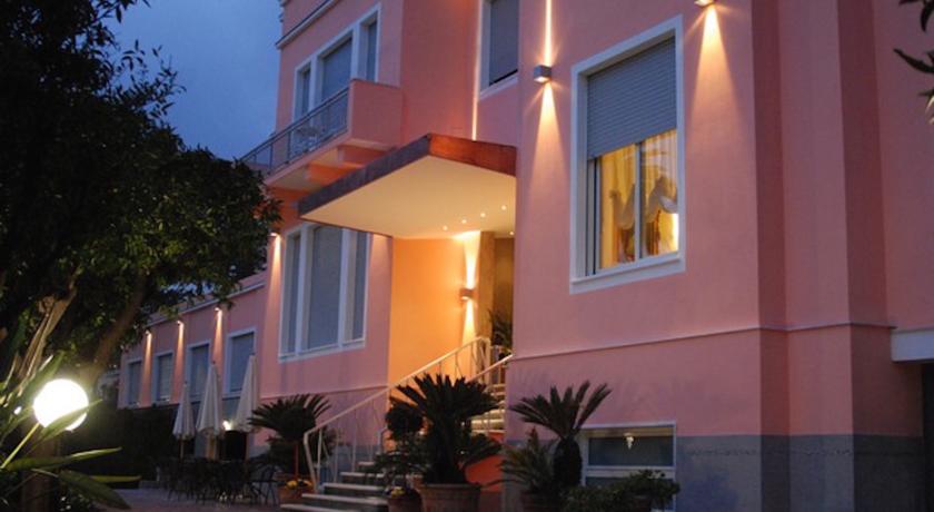 Фото 
Holiday Sanremo
