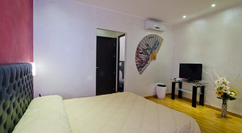 Фото 
Apartment In The Heart Of Sanremo
