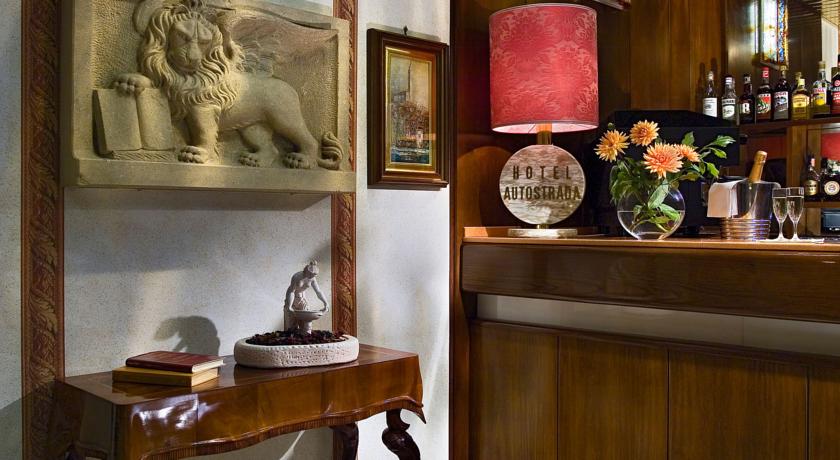 Фото 
Al Murooj Rotana – Dubai
