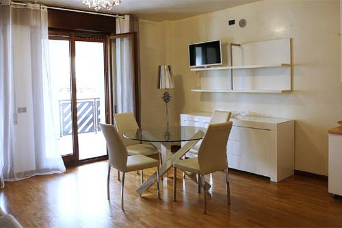 Фото 
Millennium Plaza Hotel
