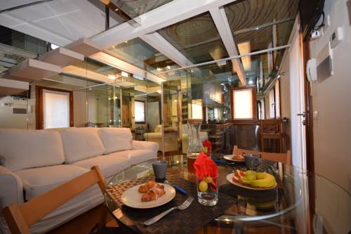 Фото 
Yassat Gloria Hotel & Apartments
