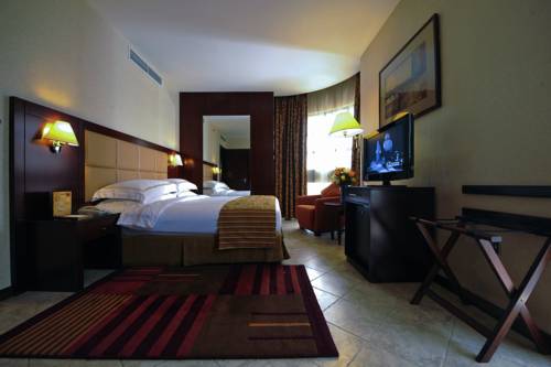 Фото 
Royal Grand Suite Hotel
