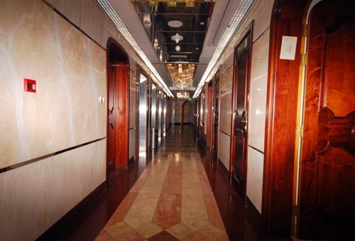 Фото 
Crystal Plaza Hotel
