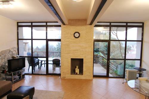 Фото 
D & Sons Apartments
