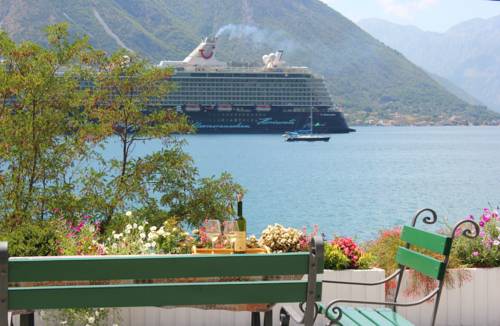 
Kotor Bay Beautiful Sea View Apartment
