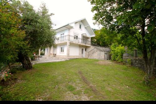 
Apartments Pelle
