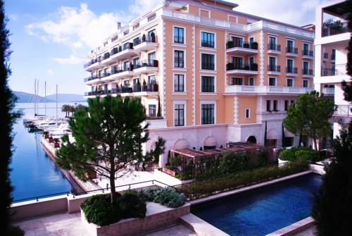 
Porto Montenegro Village
