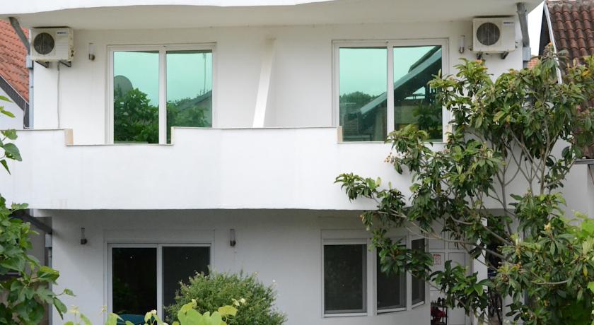 Фото 
Blue Star Apartments
