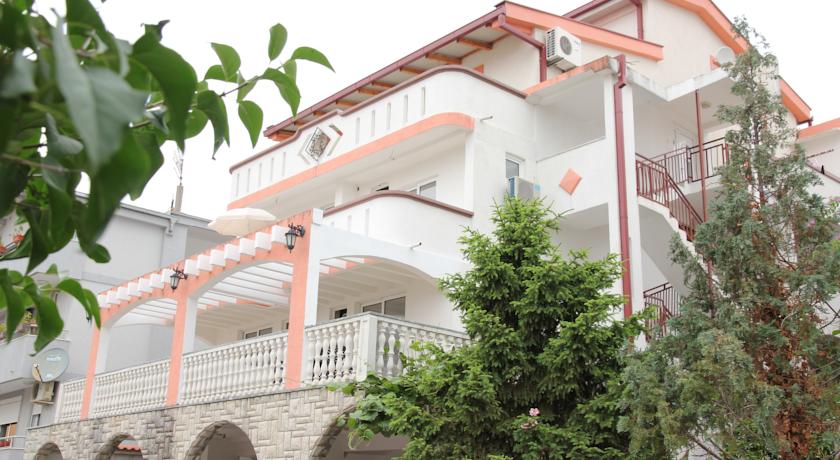 Фото 
Apartment Dragulj Šušanj
