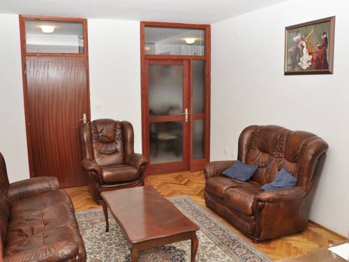 Фото 
Apartment 85m2 City Center
