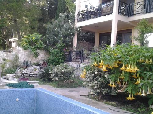 
Opium Mar Apartments
