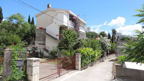 Фото 
Apartments Secret Garden
