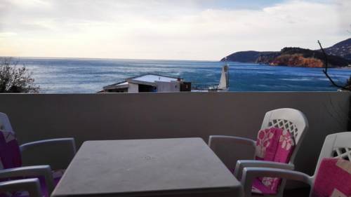 Фото 
Blue Mediterranean apartments
