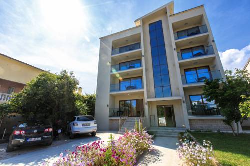 
Apartments Kruna
