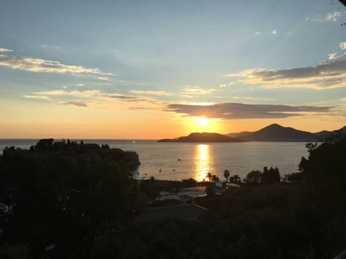 Фото 
Mira Apartment
