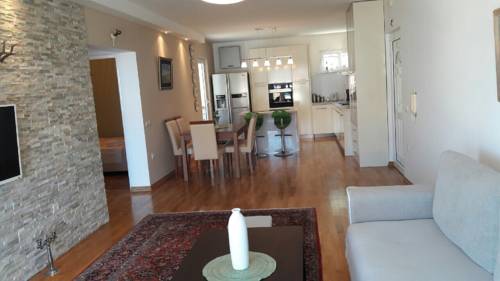 Фото 
Apartment The Royal Pg
