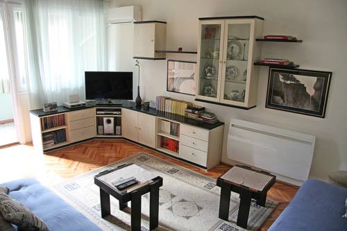 Фото 
Compass Apartments
