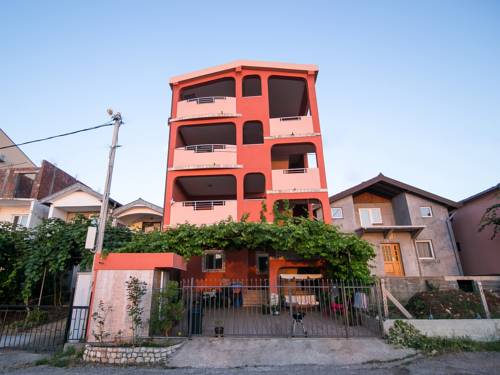 Фото 
Apartments David
