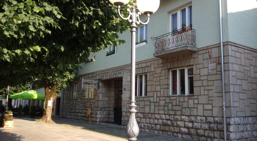 Фото 
Cetinje Apartments
