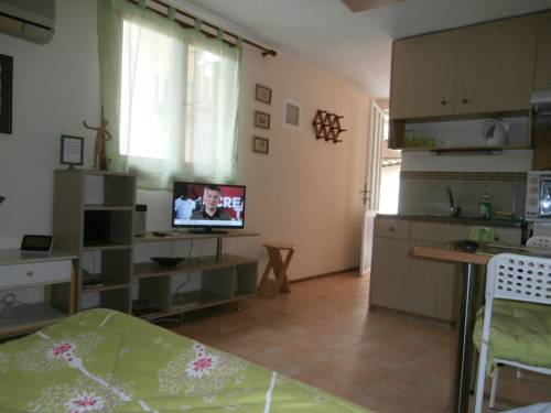 
Irida Hotel

