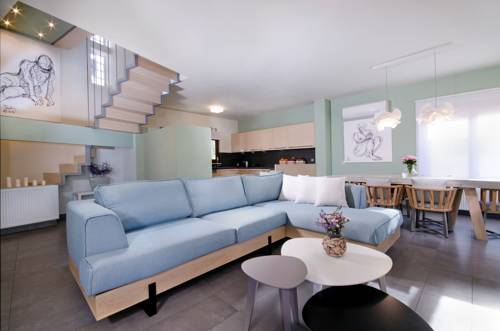 Фото 
Romantica Hotel Apartments
