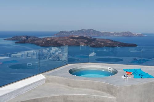 
Santorini Royal Suites
