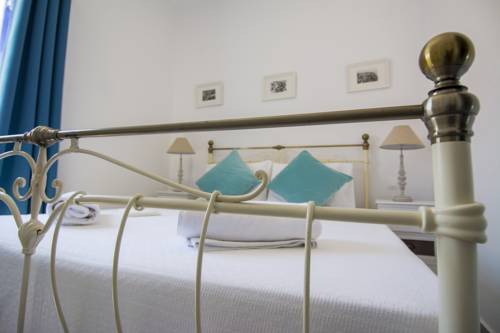 Фото 
100 Palms Apartments
