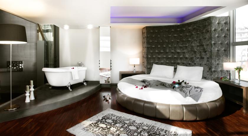 Фото 
Artemis Bay Hotel
