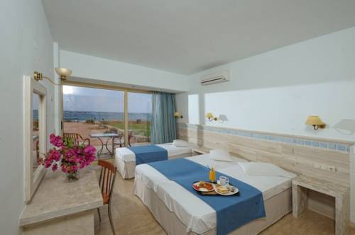 Фото 
Hotel Chronis
