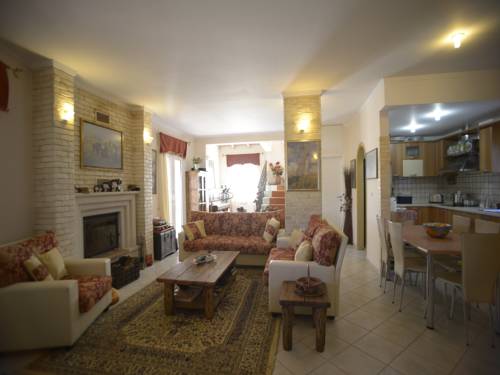 Фото 
Kalispera Apartment
