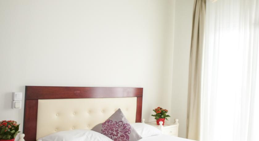 Фото 
Uncle George Studios & Apartments
