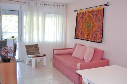 Фото 
Gianna Apartments
