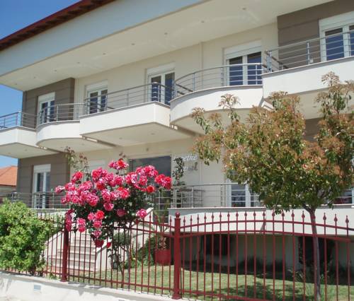 Фото 
Saloustros Apartments
