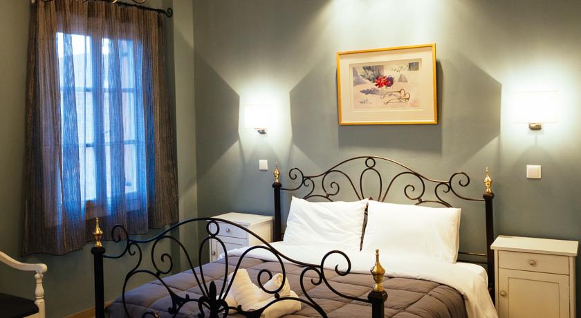 Фото 
Queens Leriotis Hotel
