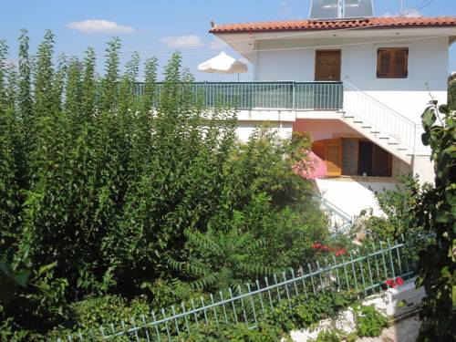 Фото 
Archontiko Mesochori Suites & Apartments
