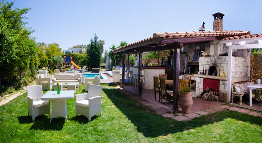 Фото 
Stone Village Hotel Apartments
