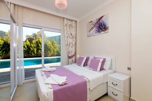 Фото 
Celebi Villaları
