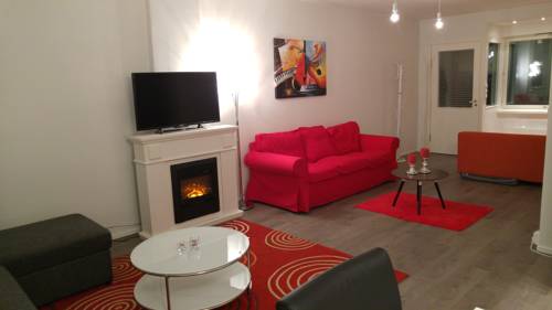 Фото 
Snowman World Igloo Hotel
