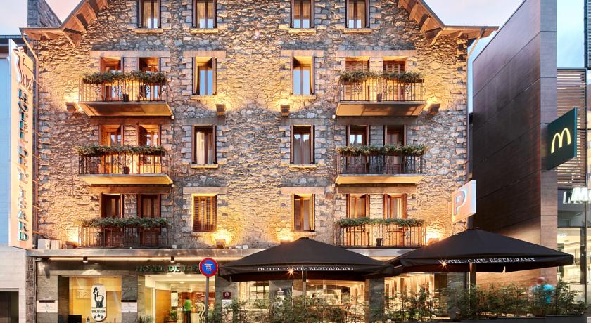 Фото 
Areny Family Home
