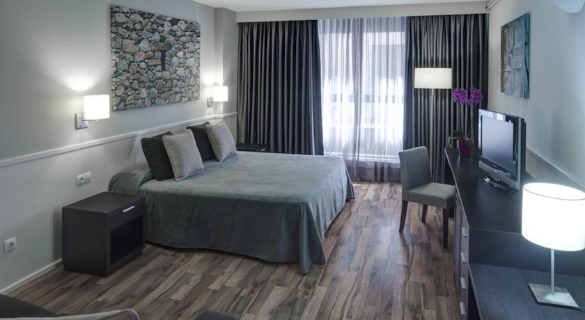 Фото 
Hotel la Mola
