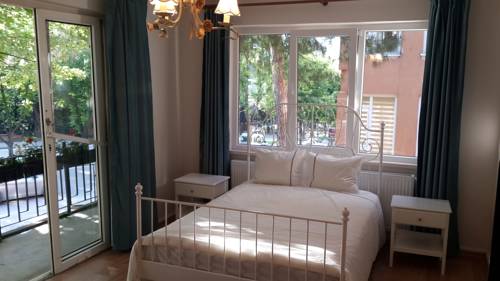 Фото 
Mia Hotel Apartment
