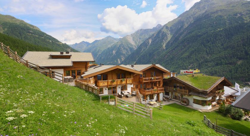 
Alpine Deluxe Chalet Wallegg-Lodge - Ski In-Ski Out
